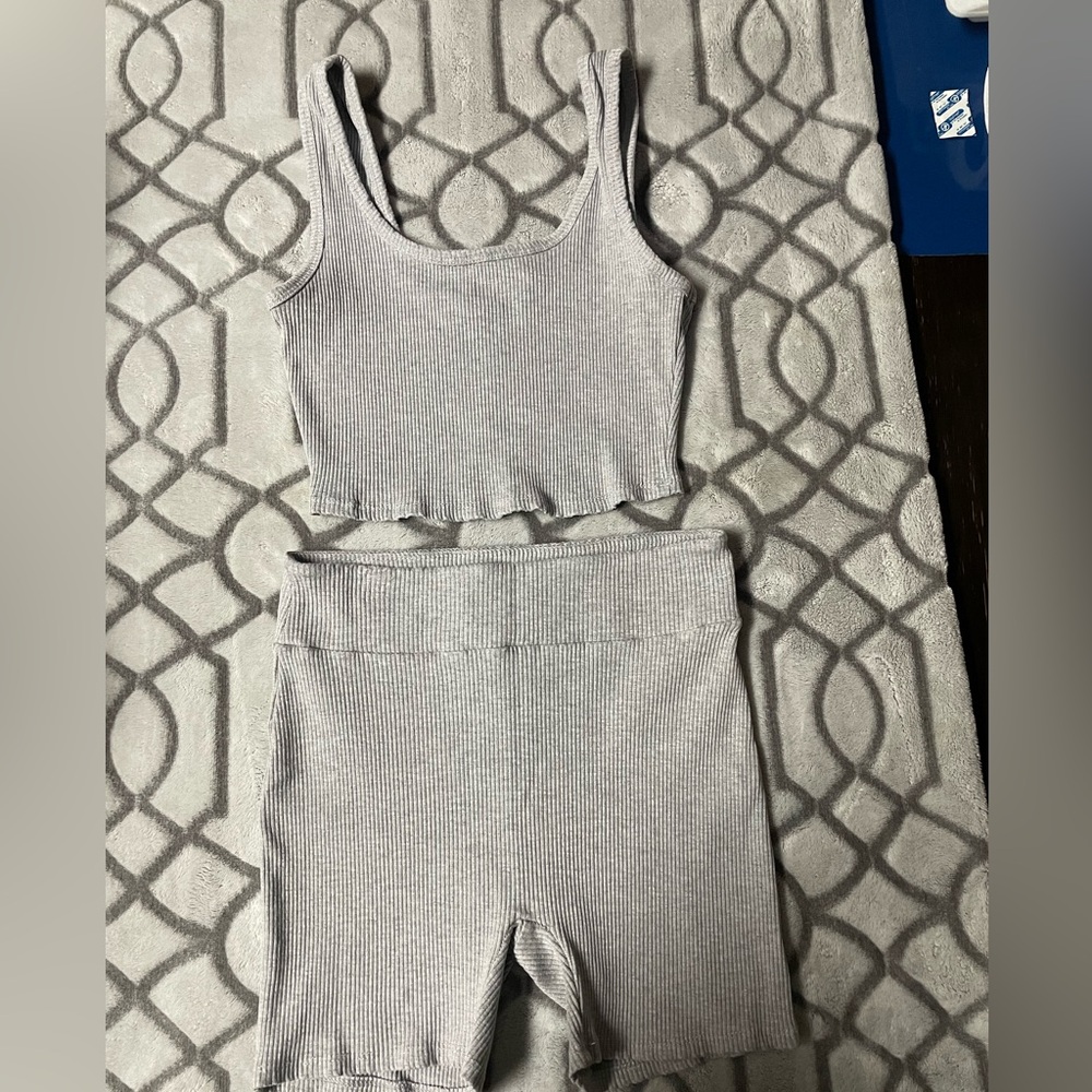 LA LUXE women’s Two piece set crop top and shorts size M